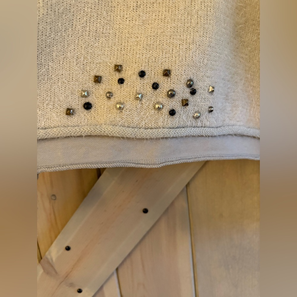 Fate Stud and Chain Fuzzy Sweater - Picture 7 of 8